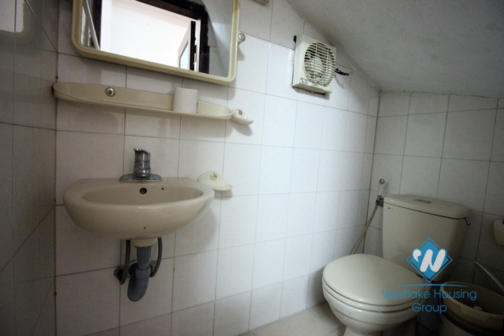 A cosy and good priced house with 4 bedrooms for rent in Tay Ho district